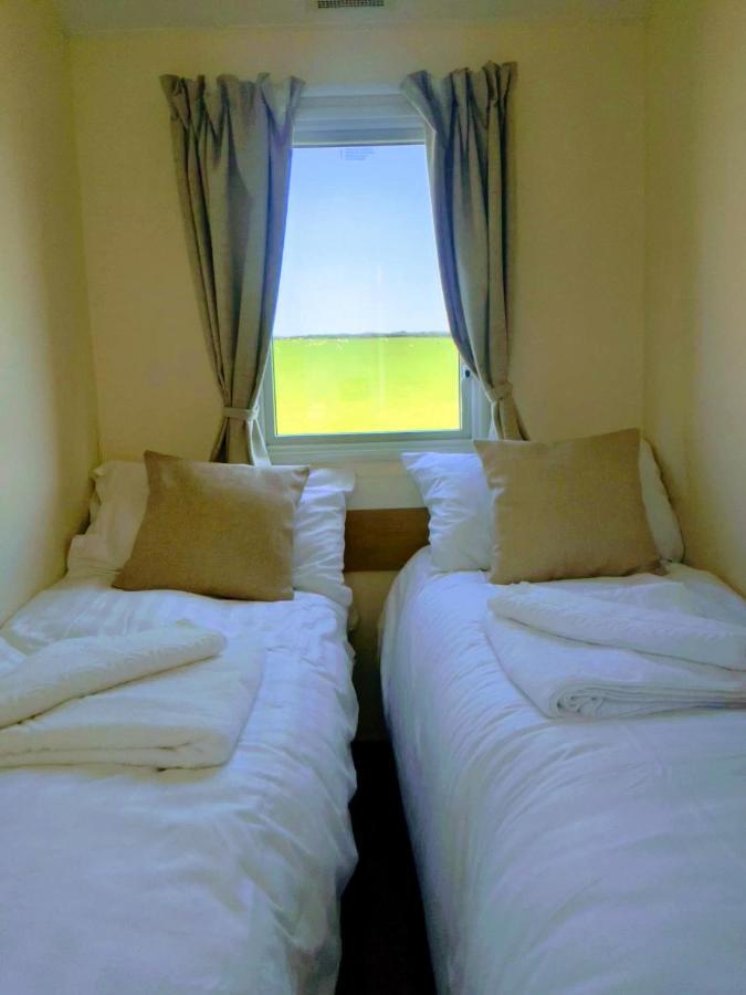 4 Berth Couples And Family Caravan In Beautiful Newquay Bay Resort Exterior foto